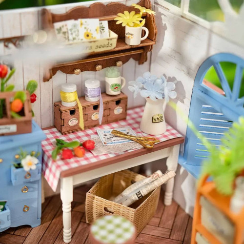 ROBOTIME 3D ДЪРВЕН ПЪЗЕЛ DREAMY GARDEN HOUSE DG163